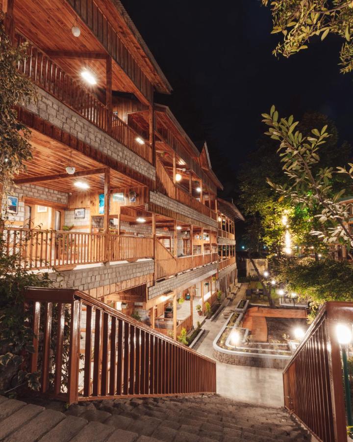 Hotel Negi'S Mayflower A Heritage Since 1965 Manāli Esterno foto