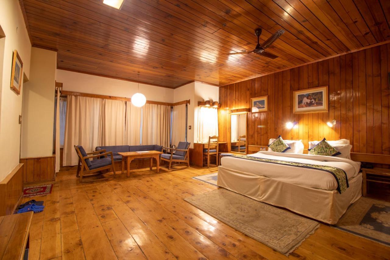 Hotel Negi'S Mayflower A Heritage Since 1965 Manāli Esterno foto
