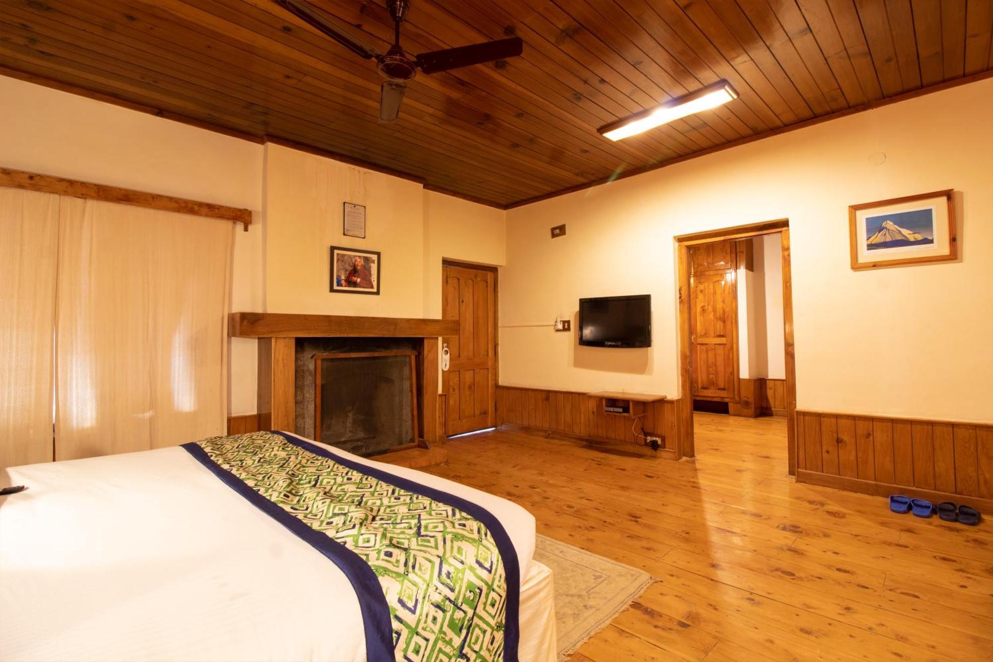 Hotel Negi'S Mayflower A Heritage Since 1965 Manāli Esterno foto